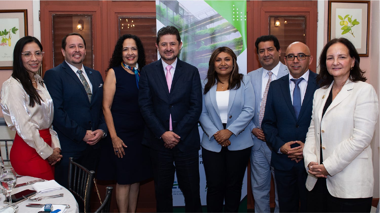 Mesa de trabajo 30 copia 2