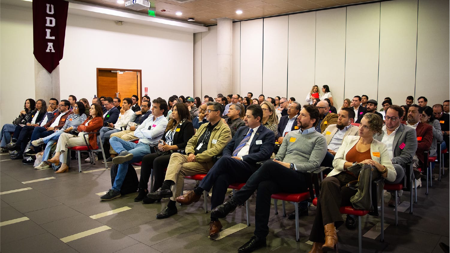 Mesa de trabajo 30 copia